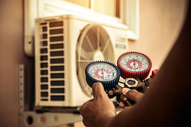 Professional Hvac technician working in Oregon, WI